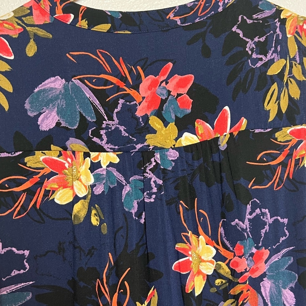 NWT Torrid Blue and Orange Floral Sleeveless Blouse with V-Neck Size 1X - Picture 4 of 7